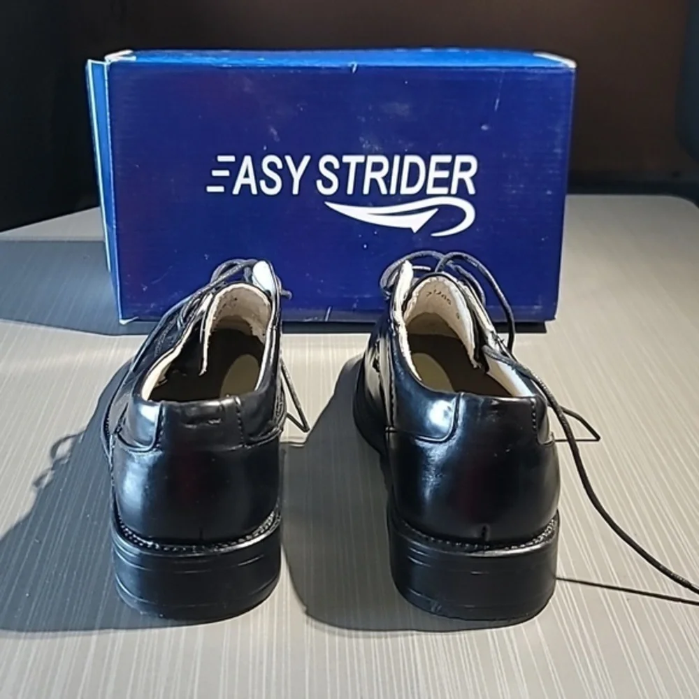 Easy Stider Black Leather Oxfords Boys 3‎ Great Condition.
